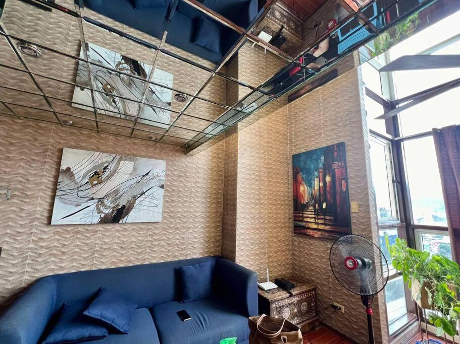 Apartment Huge & Vibrant 2 Bedroom Unit In *